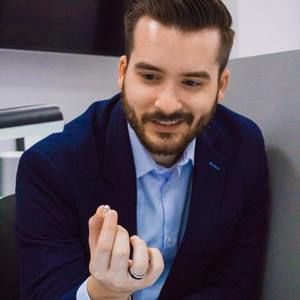 Meet your Posher, Dennis